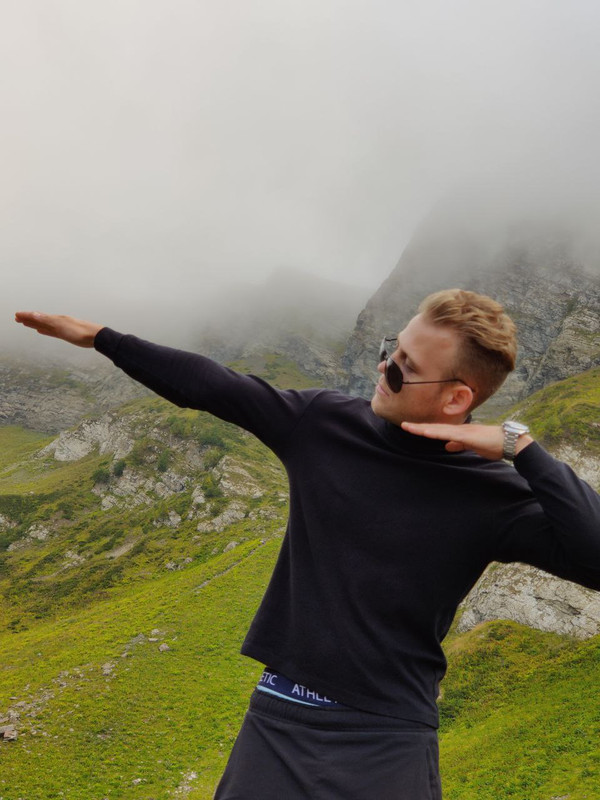 AAD7086A-1C04-418F-9D83-238E6AD773F2