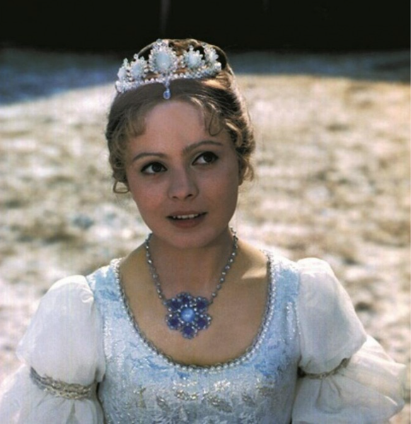 REN8834ae-Libuse-Safrankova2