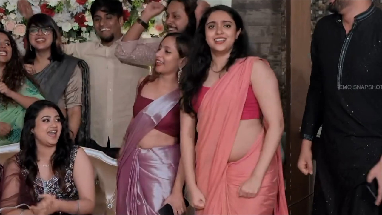 Sana Althaf Sexy navel and Belly show in pink saree.mp4_snapshot_00.04.995