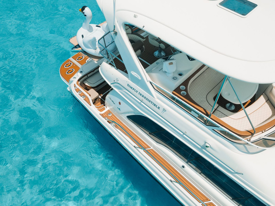 Sea Mami 52 ft luxury yacht charter Cancun - Bathroom facilities and comfortable cabin for 25 guests