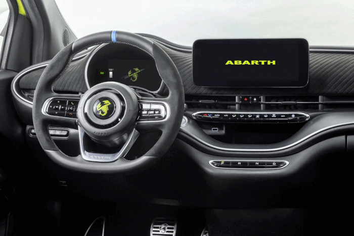 abarth-500e-infotainment