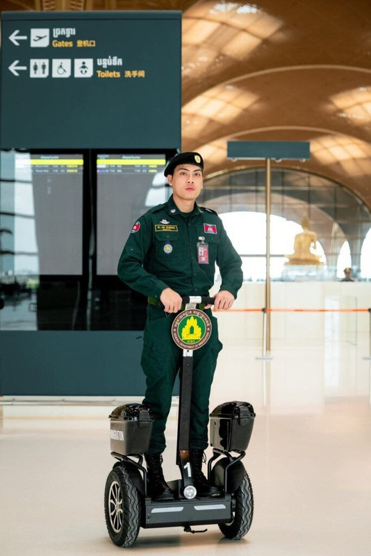 airport officer accused letting blacklisted foreigners enter cambodia news 2026 3455