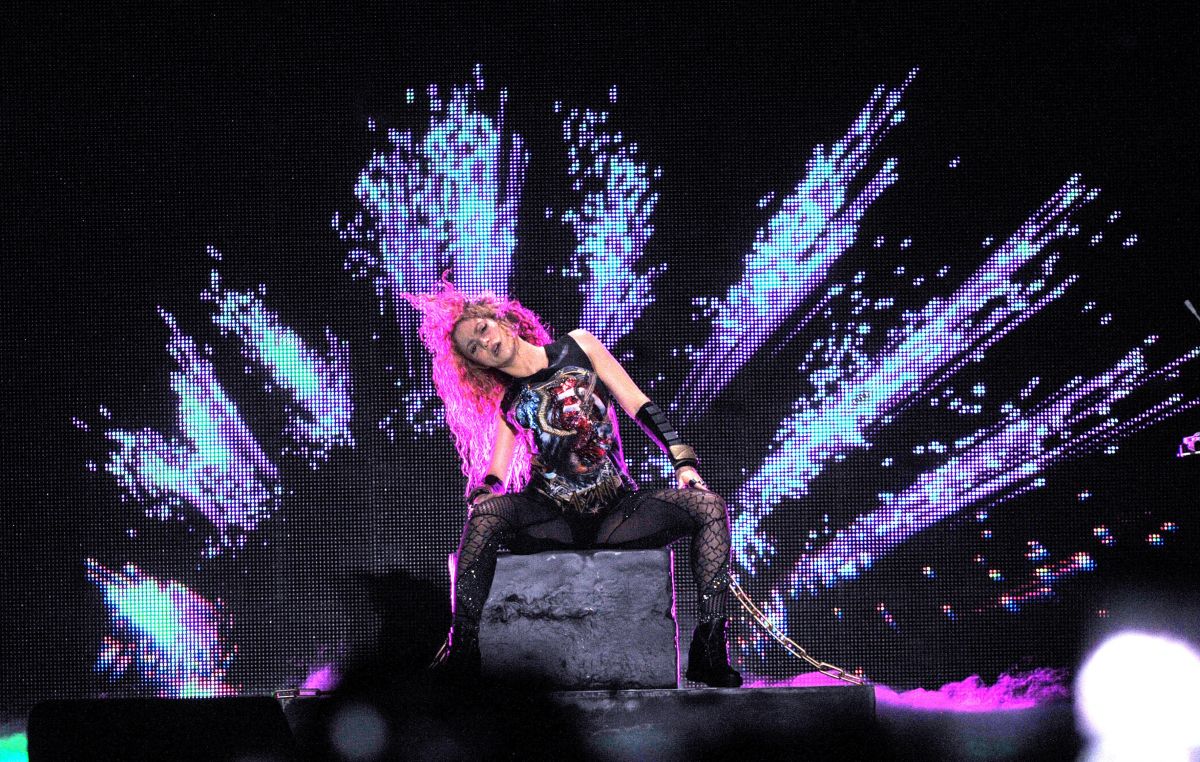 shakira-performs-at-her-el-dorado-tour-in-milano-06-21-2018-6
