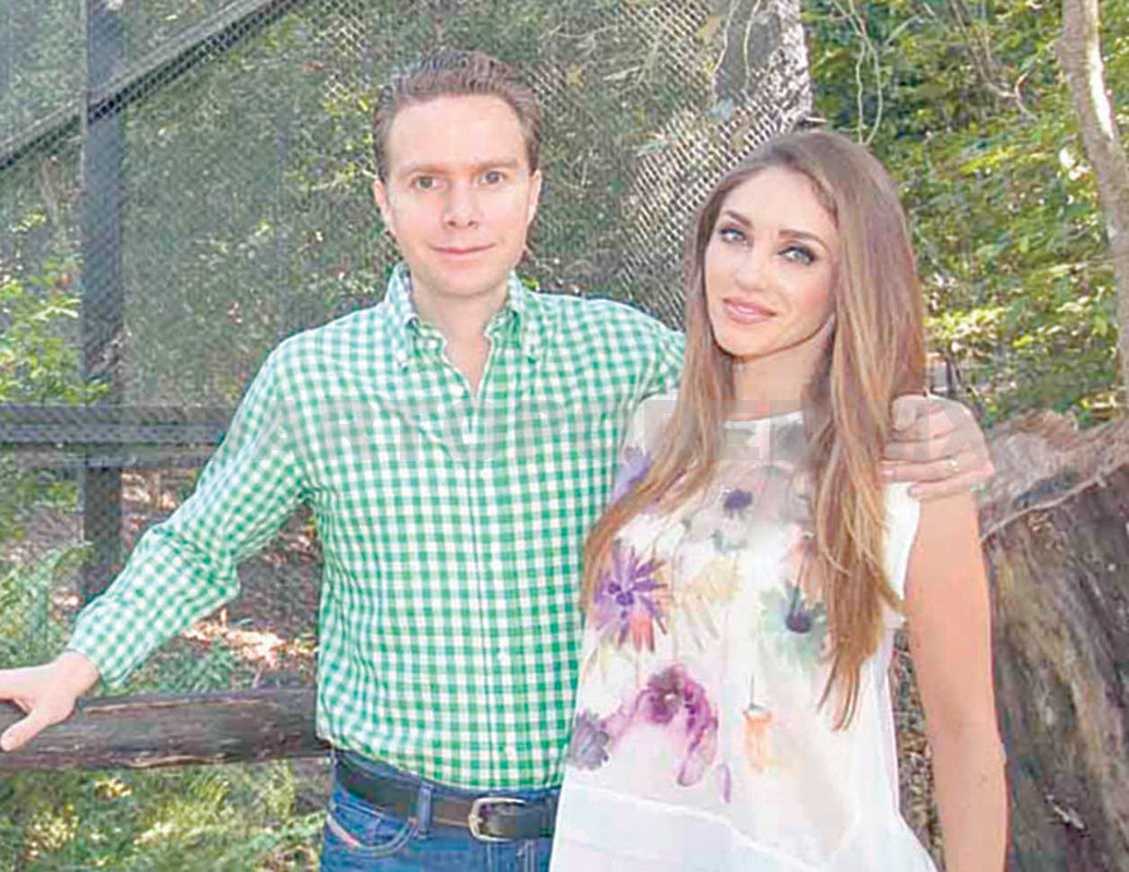 Anahí y Manuel Velasco se convierten en compadres de Alejandro Moreno