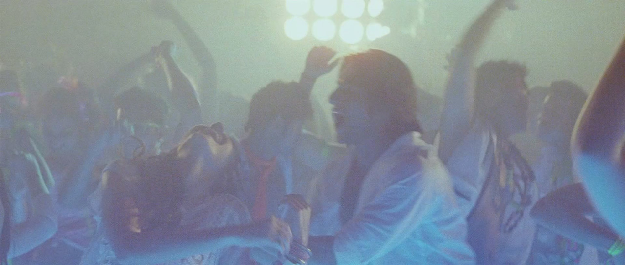 Anushka Sharma - Ladies Vs. Club Scene.mkv_20200818_202445.987