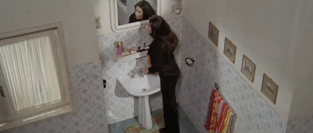 Perché Quelle Strane Gocce Di Sangue Sul Corpo Di Jennifer (1972) BRRip.Dual.mkv_snapshot_01.10.06.1