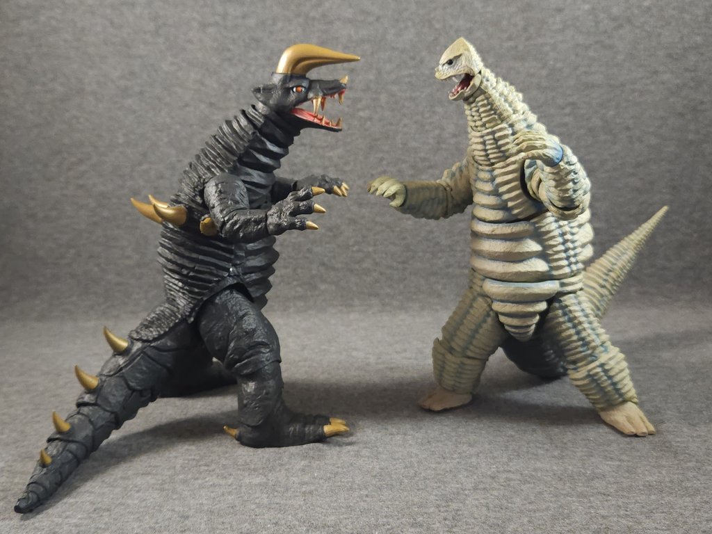 knockoff_S.H.Figuarts_Black-King (10)