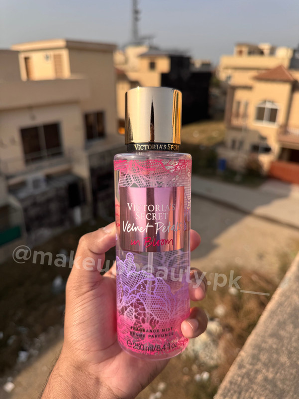 Victoria’s Secret Velvet Petals in Bloom 250 ML mist