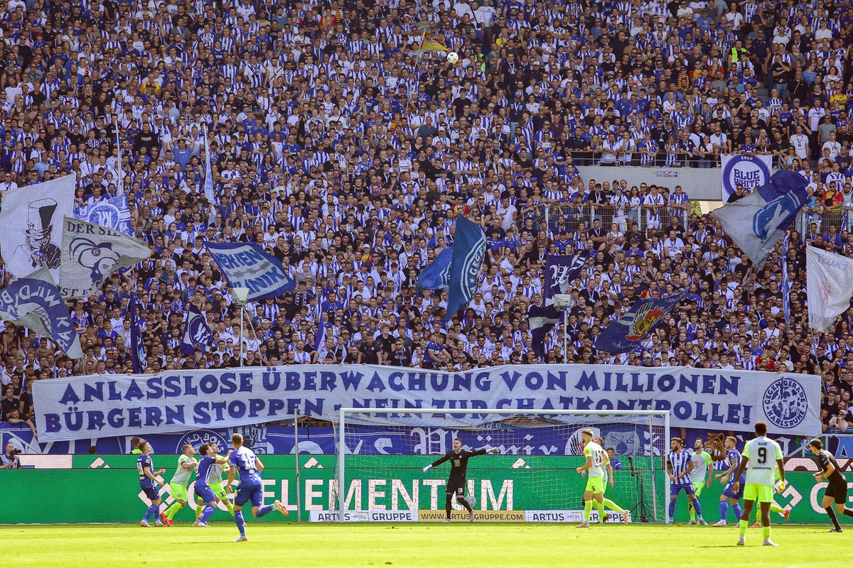 karlsruher-sc-1-fc-kaiserslautern-2-bundesliga-2023-2024-19