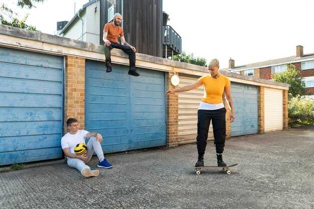 Дом для активной семьи - как организовать пространство во дворе для спорта 4 Обеспечение освещения для вечерних занятий