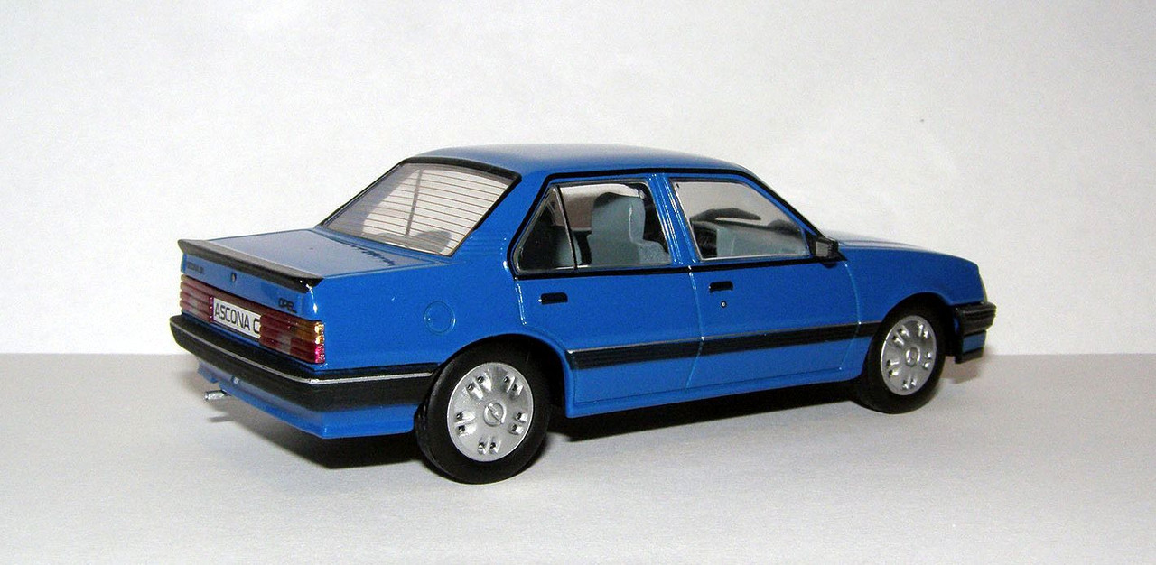 1986 Opel Ascona (C3) 1.8i (IXO Models for Eaglemoss Publication