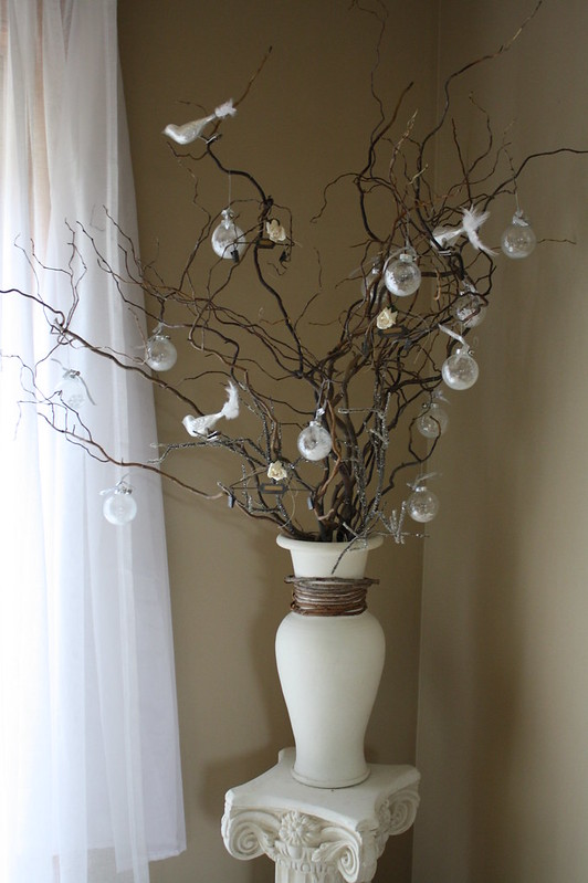 whitevaseandtwigs.jpg