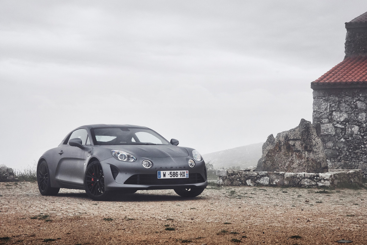 21234953_2019_-_ALPINE_A110S_tests_drive_in_Portugal
