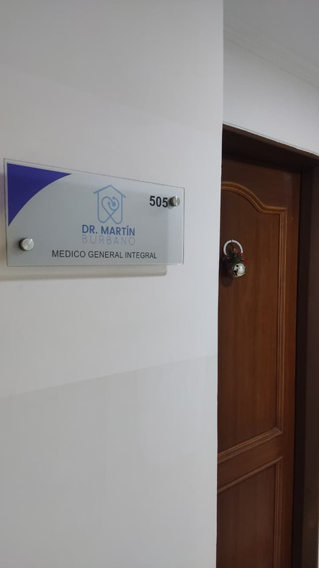 Dr. Martín Burbano - foto principal