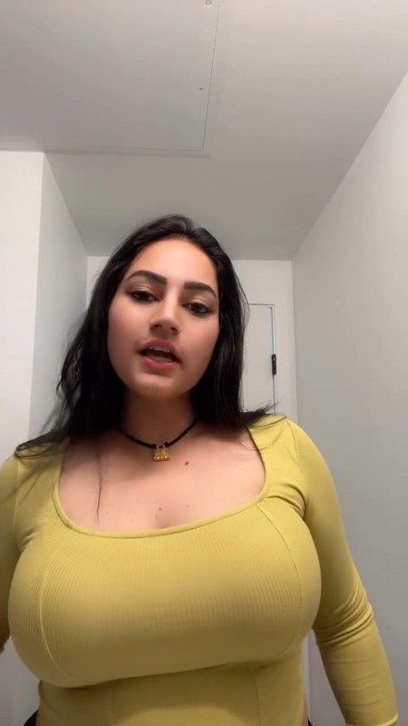 Punjabi lady Huge tits in yellow tshirt.mp4_snapshot_00.00.965