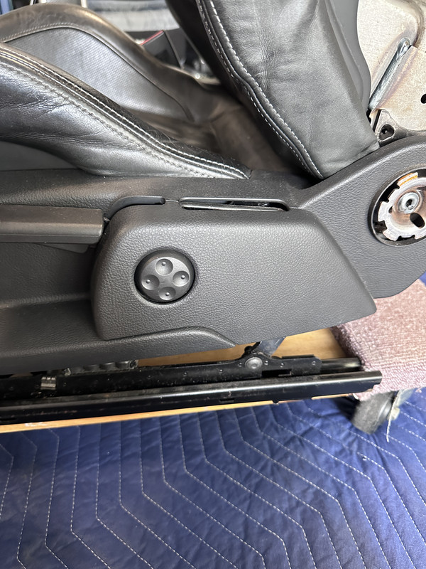Wingback_assembly_05