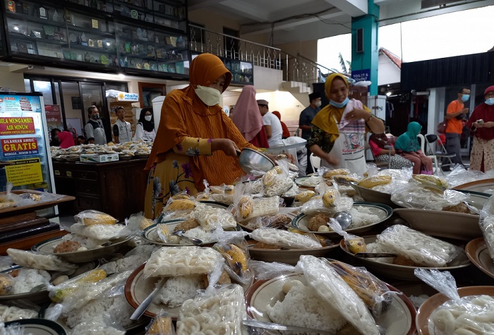Masjid Jogokaryan telah menyiapkan sekira 3.000 porsi takjil untuk Ramadhan tahun ini.