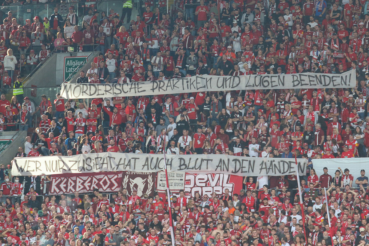 1-fc-kaiserslautern-1-fc-nuernberg-2-bundesliga-2022-2023-21