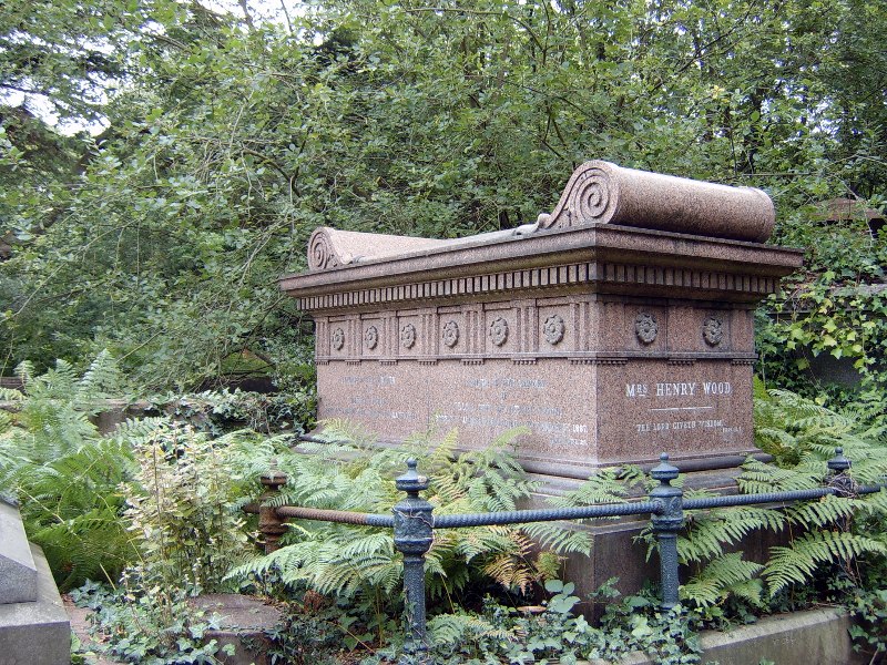 Mrs-Henry-Wood-tomb