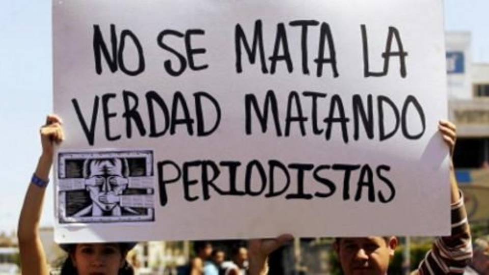 Guerrero: Encuentran sin vida al periodista Fredid Román; fue asesinado afuera de su casa