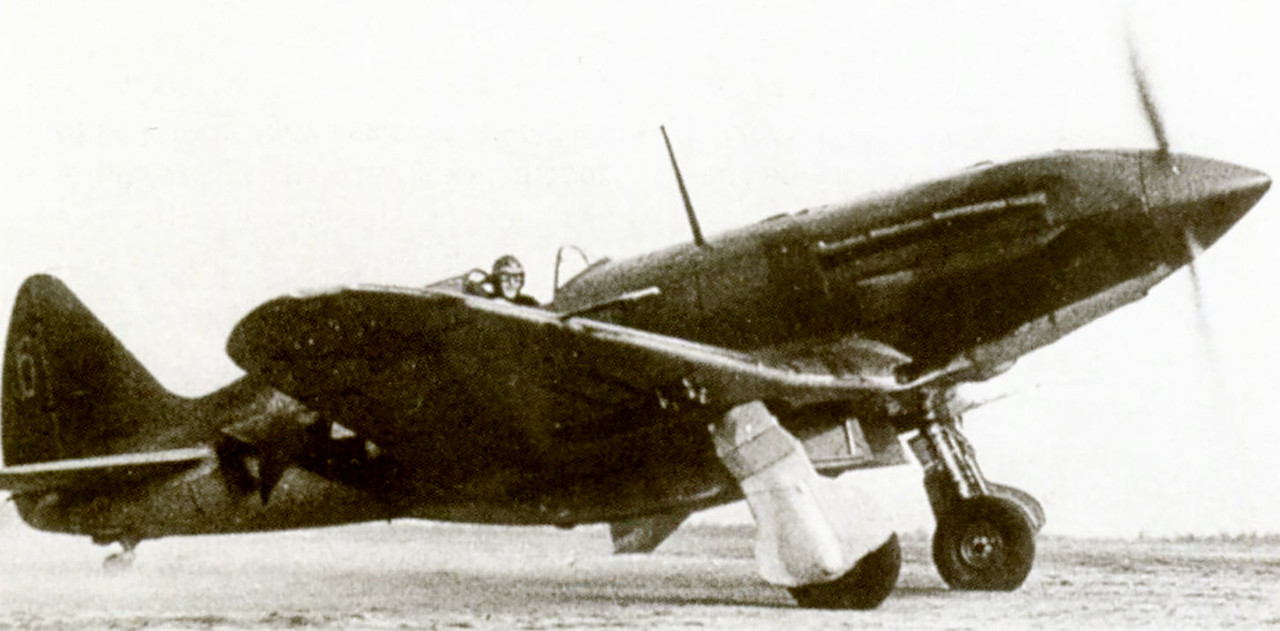 Mikoyan-Gurevich-MiG-3-unit-no-6-early-series-01