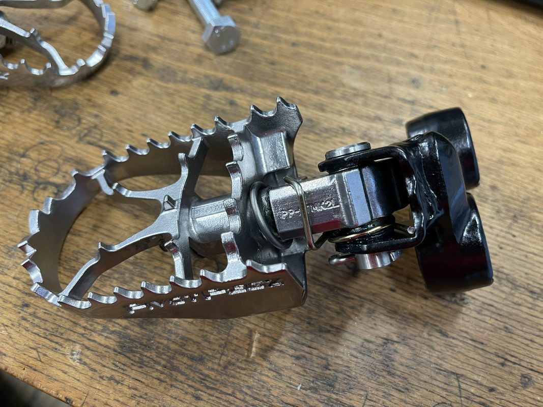 1B5FA365-D960-42D7-A162-CE1E16B45550