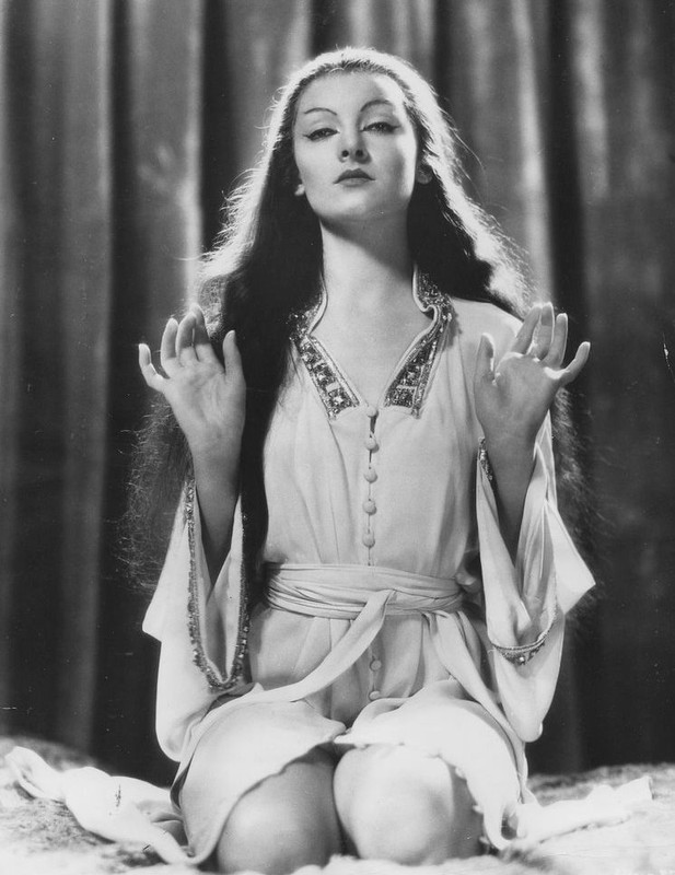 myrna_loy_mc13