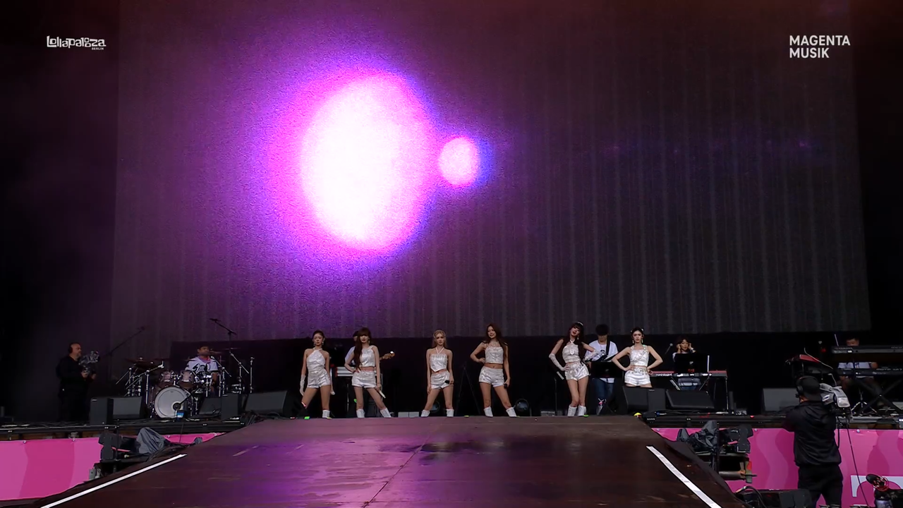 mpv-shot_IVE-Lollapalooza.Berlin.2025.1080p.WEB-DL.AVC-Нечипорук_00_01_11_0001