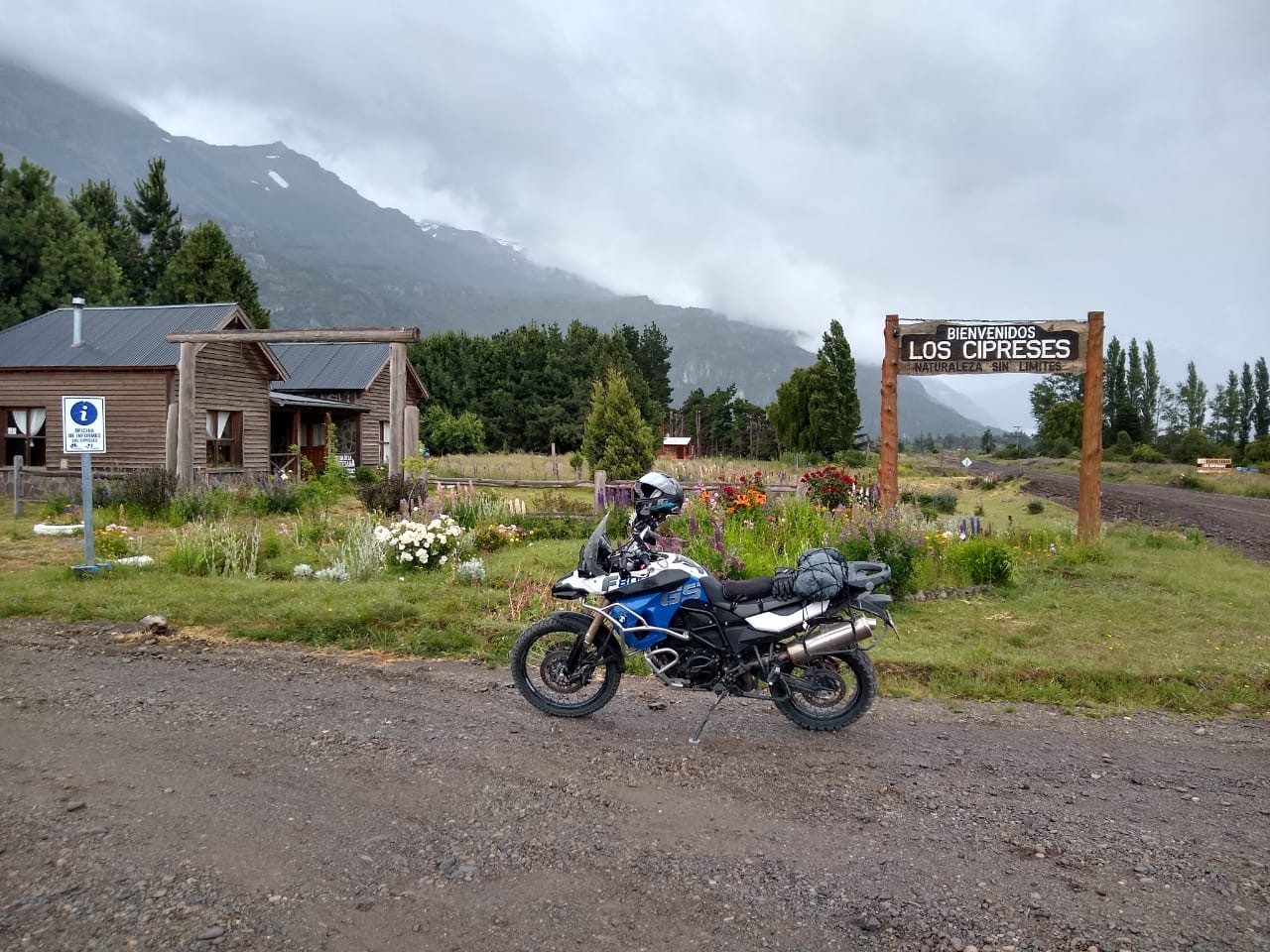 PHOTO 2022 12 12 19 05 38