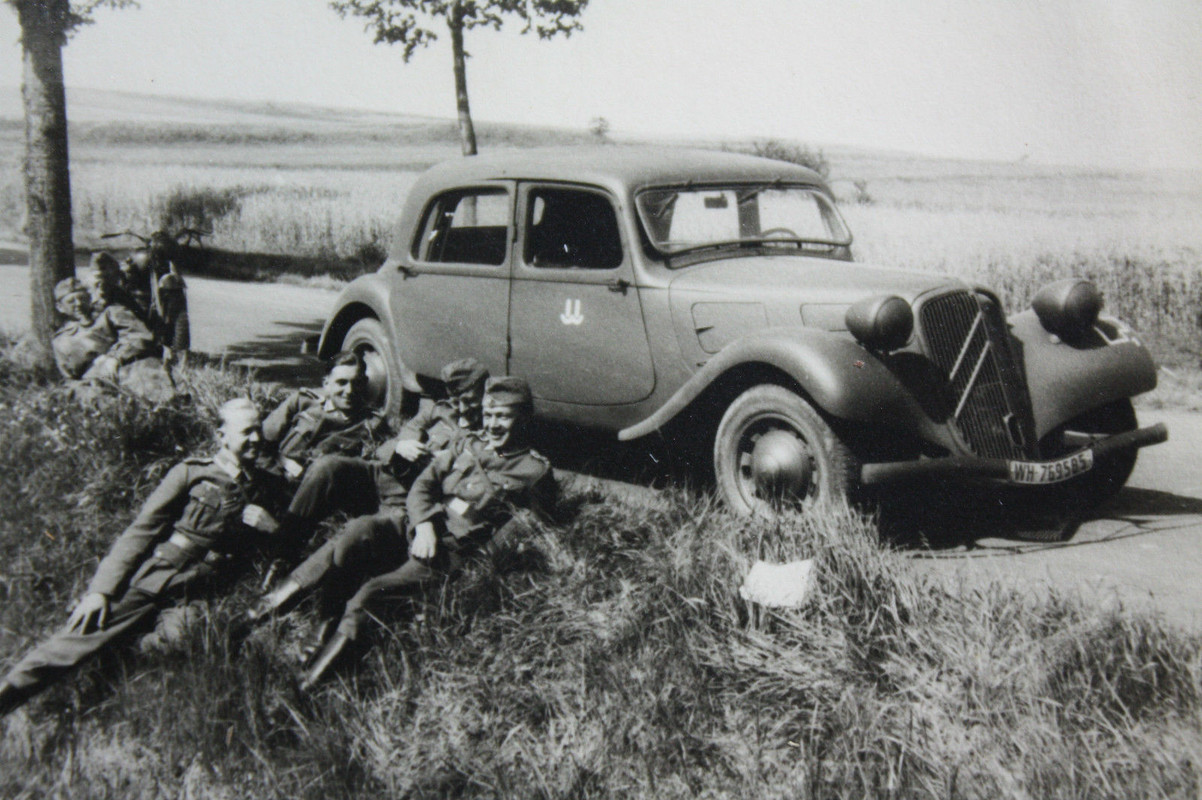 technische Aufnahmen WKII - Panzer, Motorräder, 