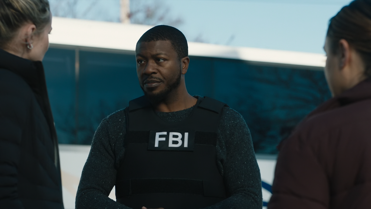 FBI.Most.Wanted.S05E06.Fouled.Out.1080p.10bit.AMZN.WEB-DL.DDP5.1.HEVC-Vyndros.mkv_snapshot_39.01_[20