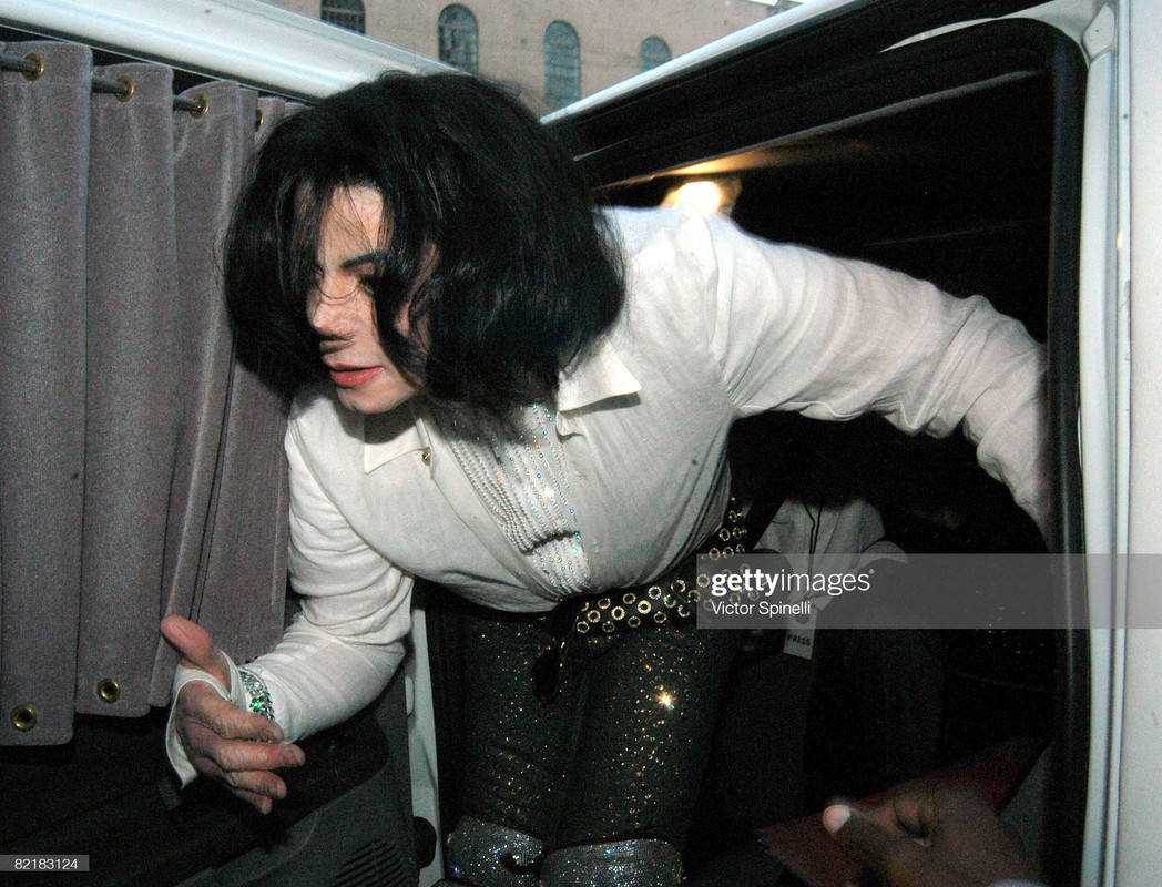 Michael-Jackson-Celebrates-his-45th-Birthday-with-Fans.jpg