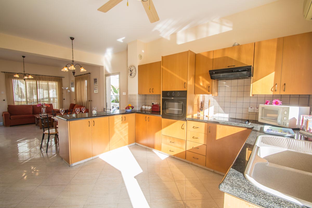 13-VILLA-IN-KAPPARIS-FOR-RENT