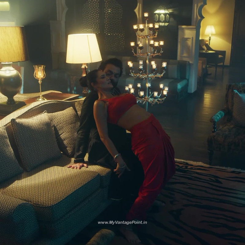 40Esha Gupta Hot in Aashram Web Series