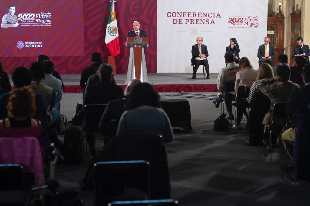 AMLO de acuerdo con aplazar hasta 2028 participación de las Fuerzas Armadas en las calles