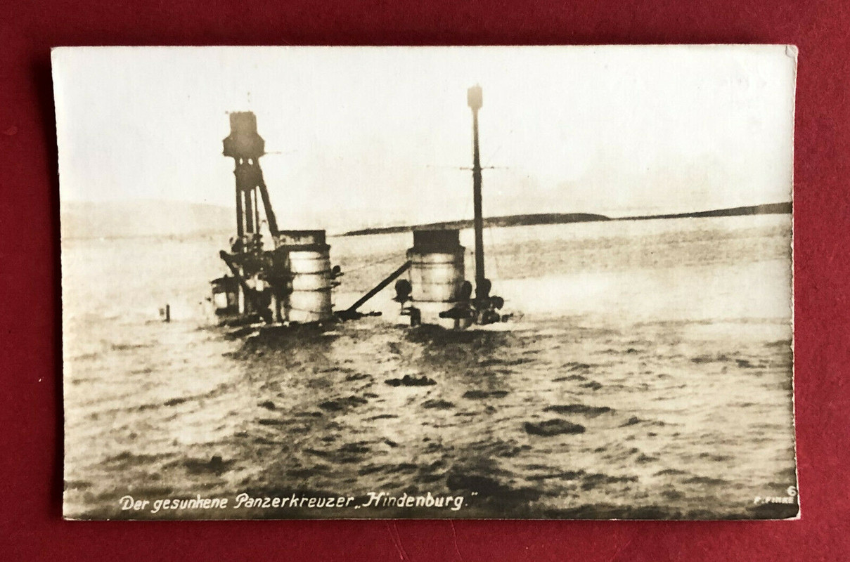 Foto AK Kaiserliche Kriegsmarine 1. WK Der gesunkene Kreuzer Hindenburg ( 80150