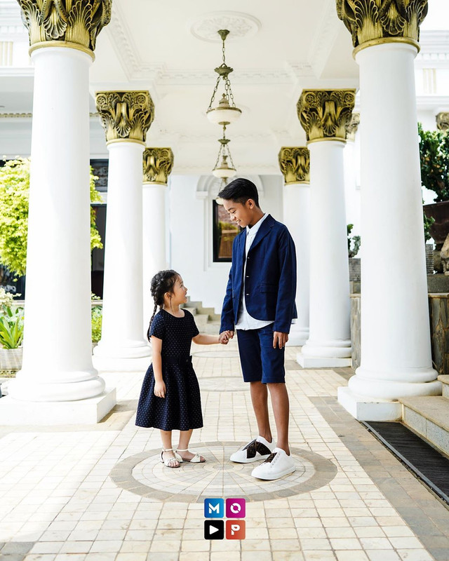 Bagai sedarah, ini 5 potret manis anak seleb dengan saudara angkatnya