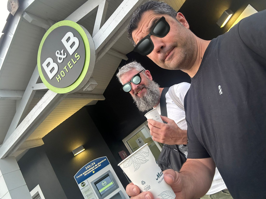 cafe-merignac-con-gafas.jpg