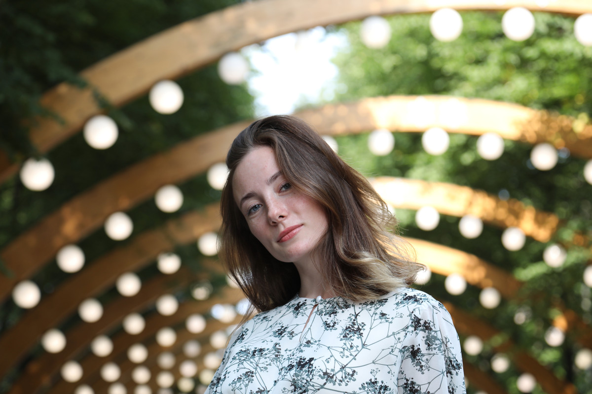 39990884-5F93-40EB-B045-6CA8B68F1CC0