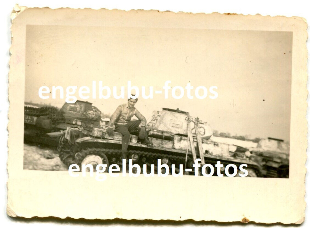 FOTO - PANZER - deutscher Panzer II im Rußland-Einsatz - WINTER-TARNUNG & 25