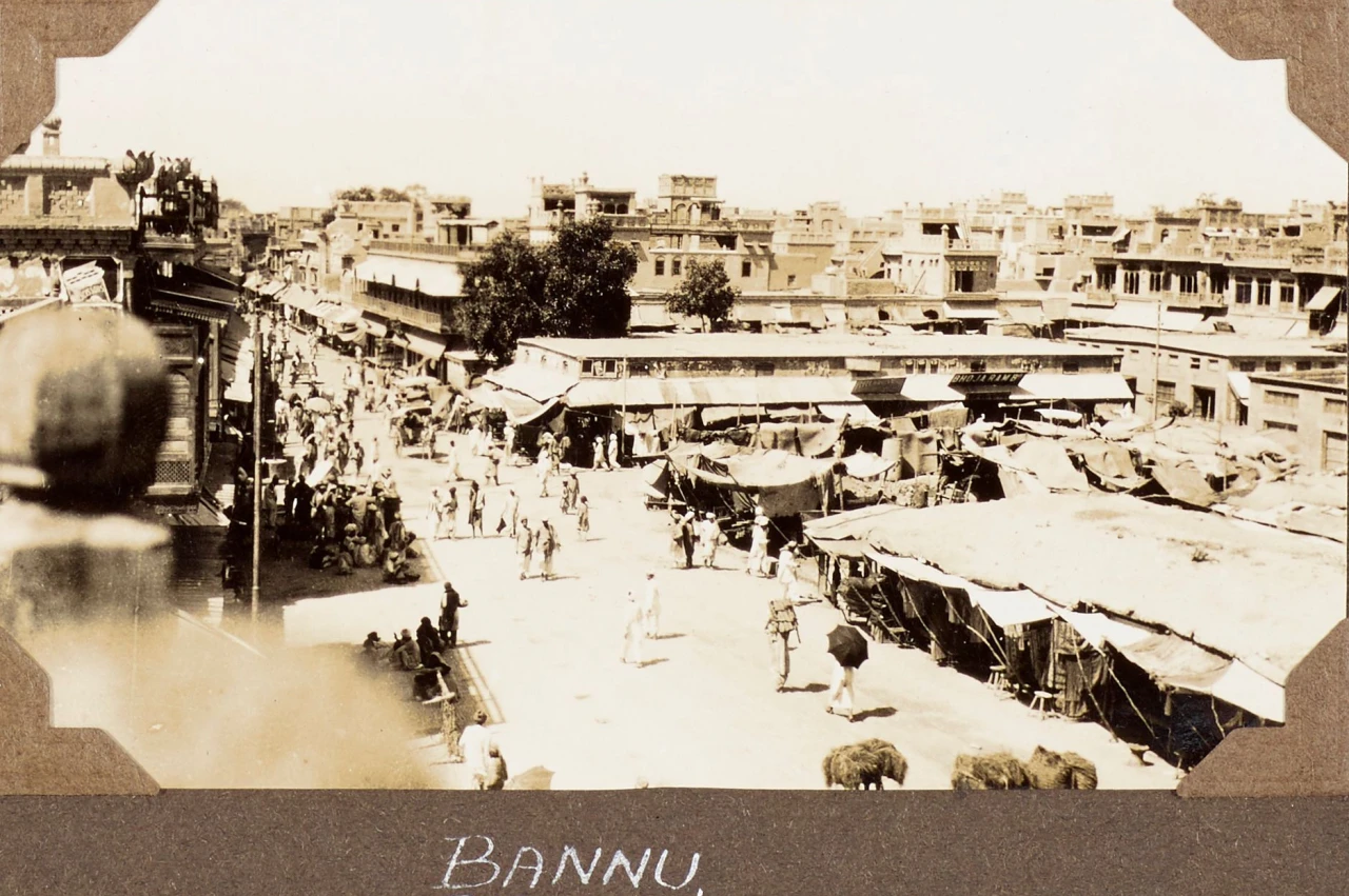 Bannu Bazar (1932)
