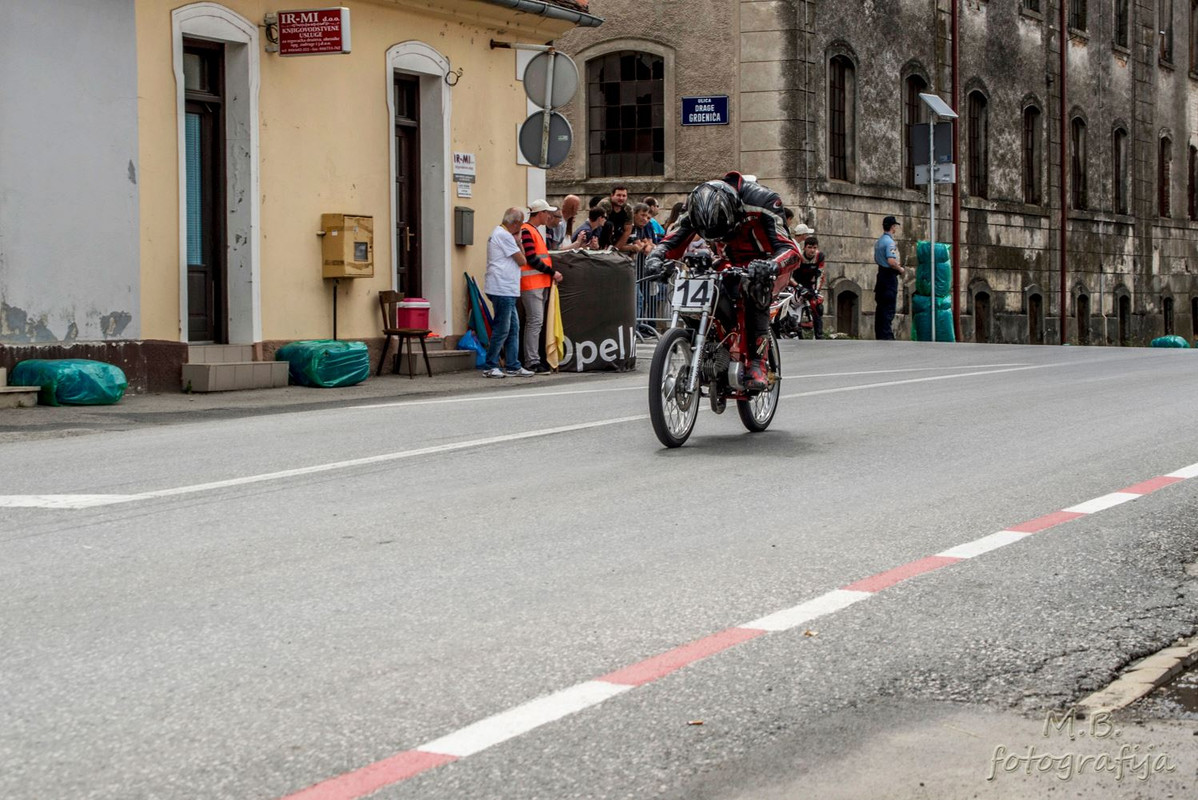 36274752_817218885141545_3459632552480866304_o