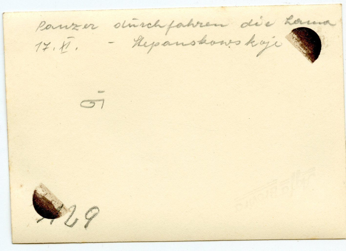 J7 Foto Ostfront Oblast Moskau Lama Übergang HKL Panzer Abt. PragaTNH PzKpfw 38t(3)