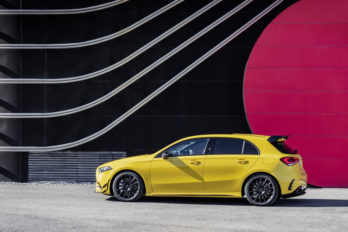 Mercedes-AMG A 35 4MATIC (4)