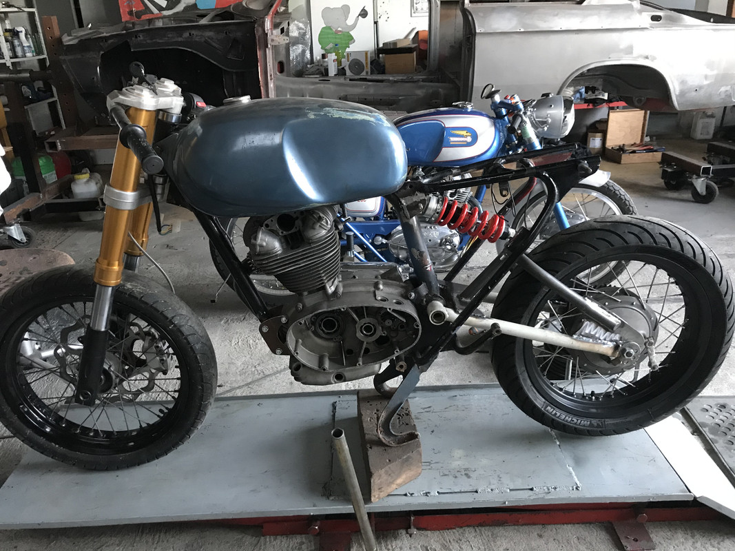 2B139A8D-F410-49F8-8148-6C3FD5A2354E