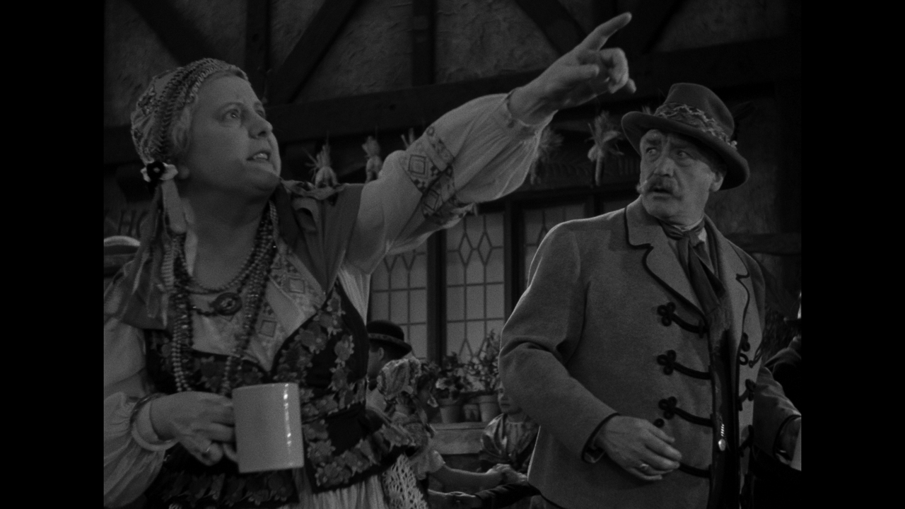 mpv-shot_Draculas.Daughter.1936.2160p.UHD.BDRemux.HDR.HEVC-Нечипорук_01_03_08_0001