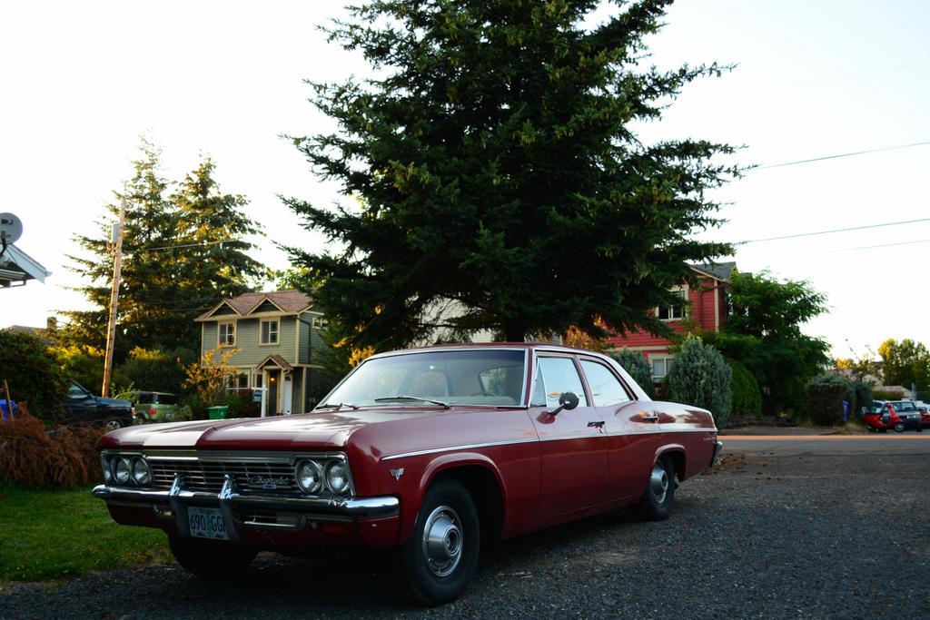 pour se rincer l'oeil - Page 12 1966-Chevrolet-Bel-Air-Custom-Sedan-4-door-1