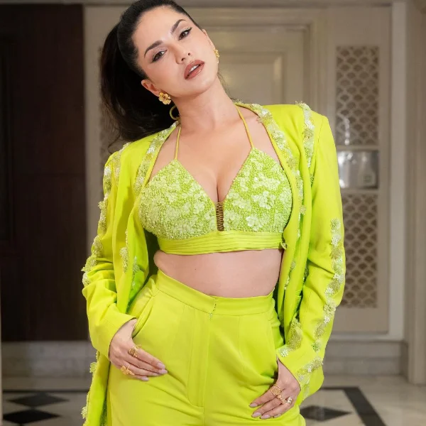 Sunny Leone OF