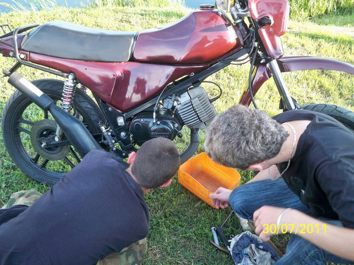 281675_2077528991446_4633427_n