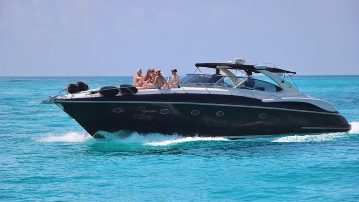 Pegasus 60 ft boat rental Cancun - Deck area with snorkeling equipment and professional crew service